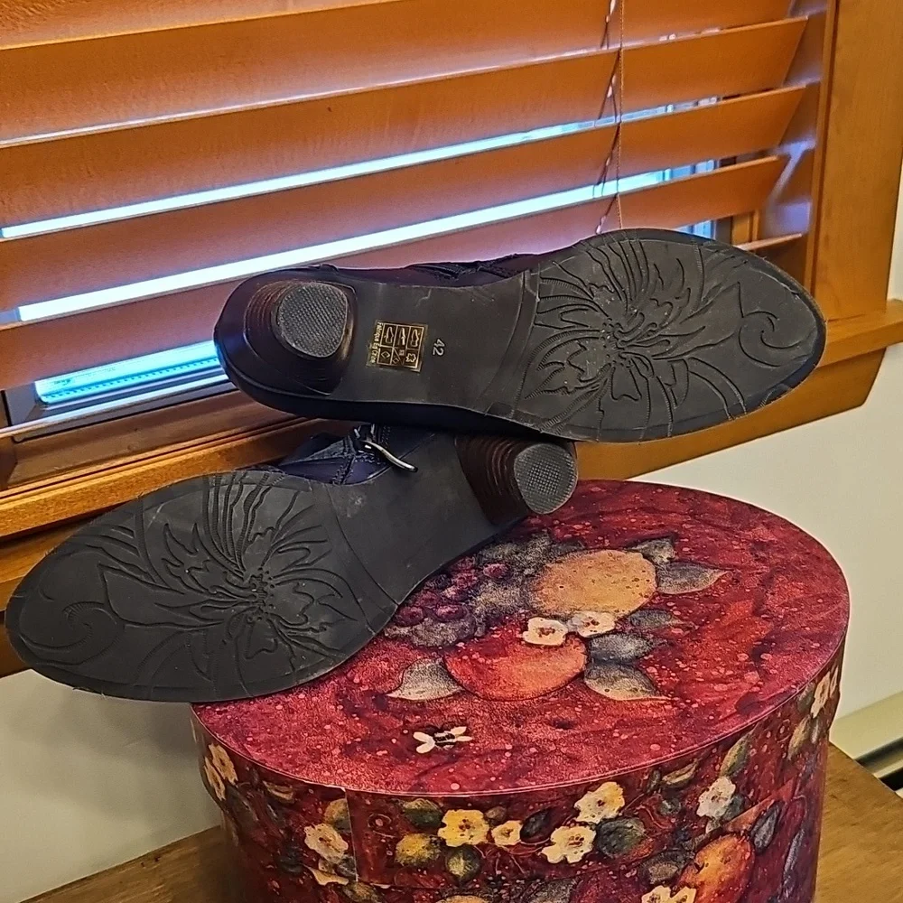Blue Ankle Boots, Excellent Condition! - Picture 3 of 4
